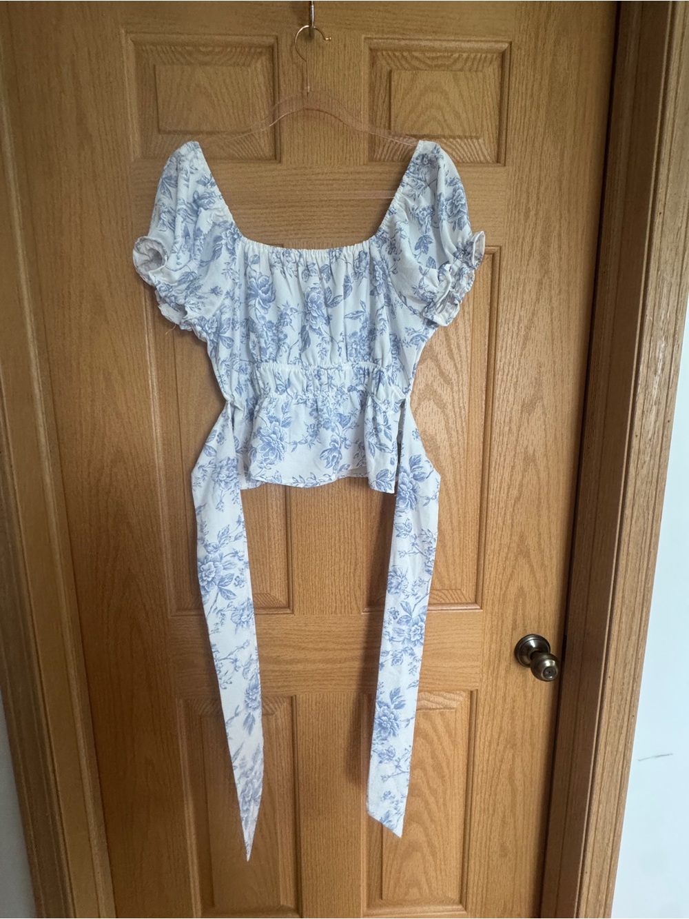 Blue & White Floral Wrap Crop Top with Tie Front - Picture 4 of 6